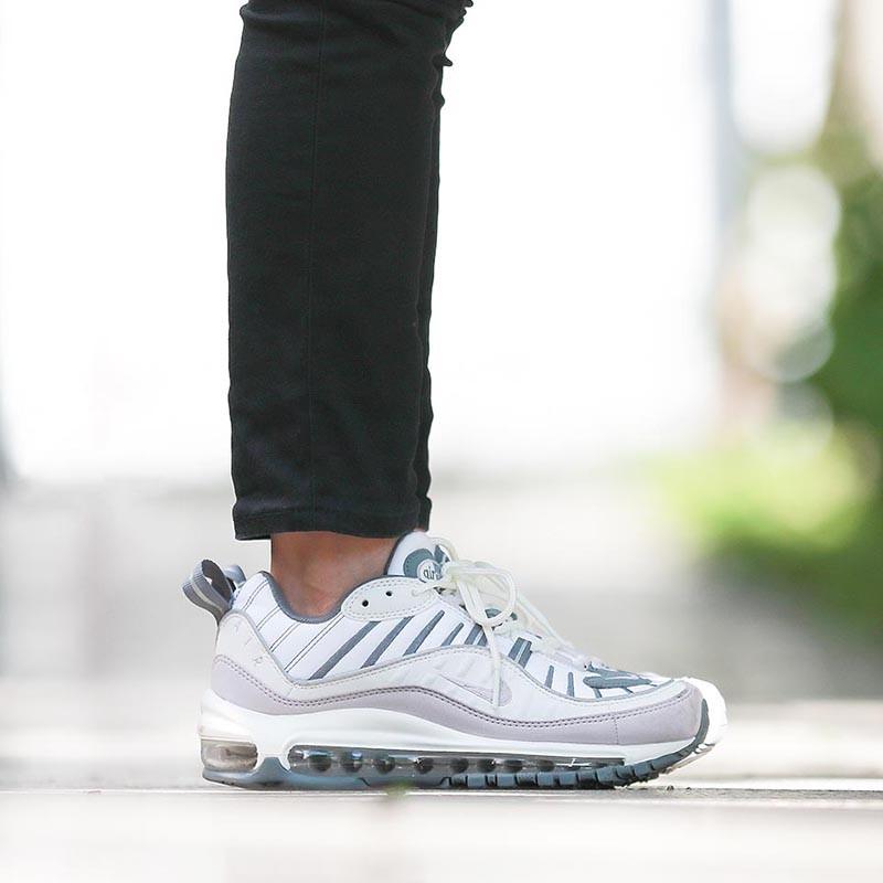 最高ナイキ スニーカー レディース セール 人気のファッション画像