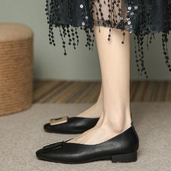 パンプス 本革 レディース ローヒール2cm ビジネスシューズ スクエアトゥ 甲飾り フォーマル Vカット 甲浅 パッチワーク 軽量性 |  | 05