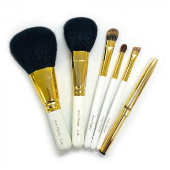 喜筆(kiHiTsu) 熊野筆3Dブラシ オリジナル6本セット ポーチ付 WGseT6 【北海道・沖縄・離島配送不可】 喜筆(kiHiTsu) 熊野筆3Dブラシ オリジナル6本セット ポーチ付 WGseT6