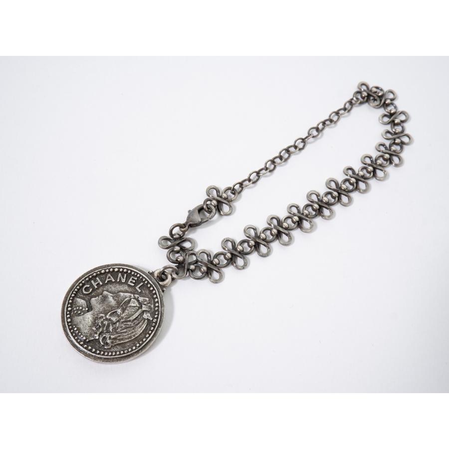 CHANELシャネル 03P メダルコインチャーム付き ウォッシュデニムパンツ  