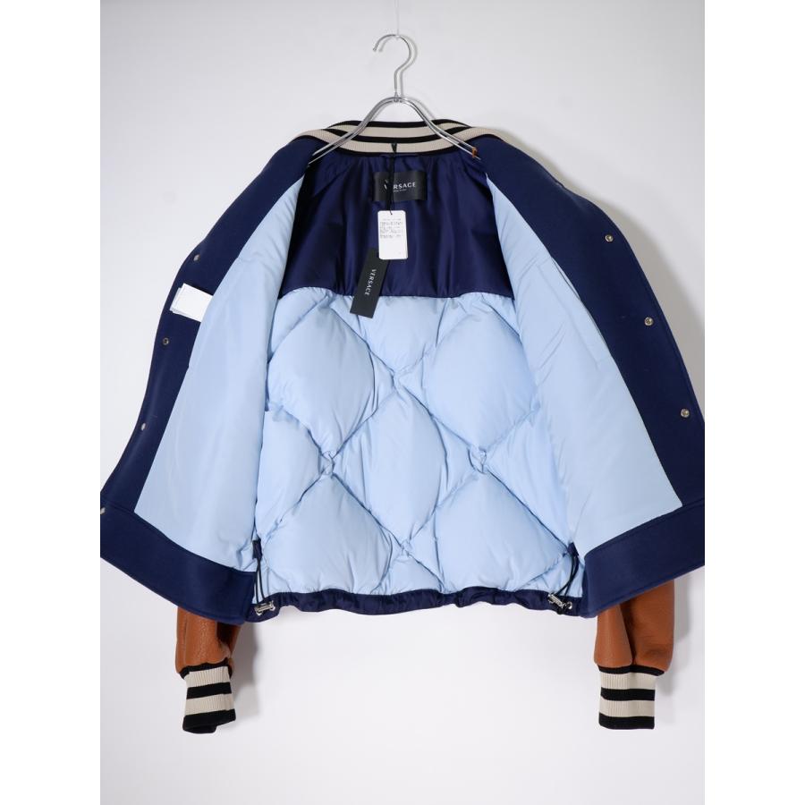 VERSACEヴェルサス(ヴェルサーチ) Varsity Bomberバーシティ ボンバージャケット ダウン スタジャン新品[MJKA77514]の画像