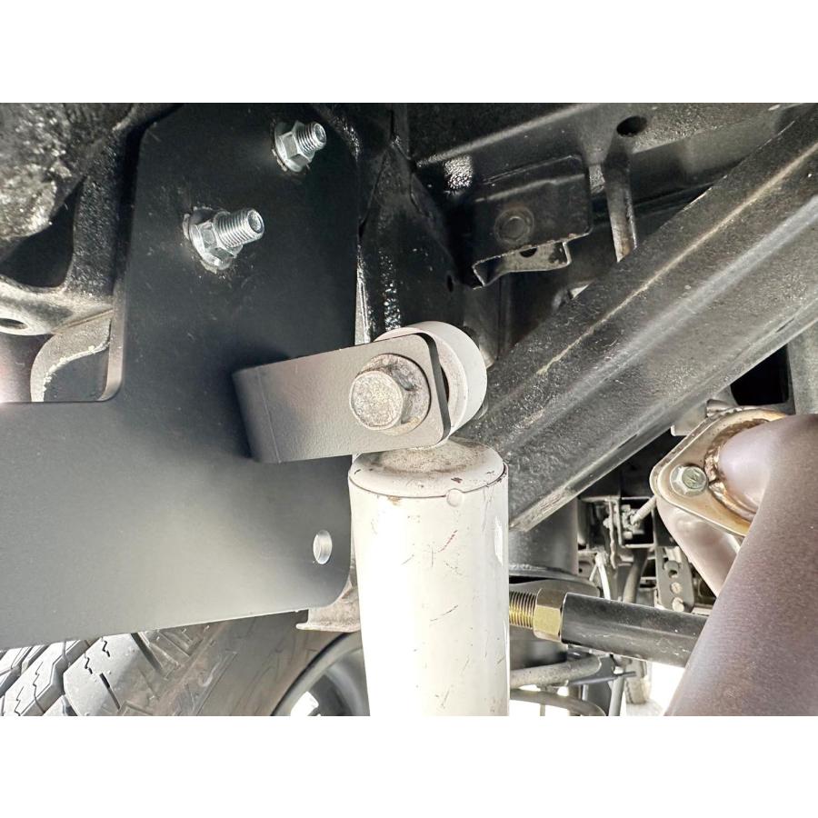 エブリィ DA17 衝突防止バンパーHip Type-K(ストレートタイプ) ショック位置取付変更ブラケット付き DA17W/V BEAST-R |  | 01