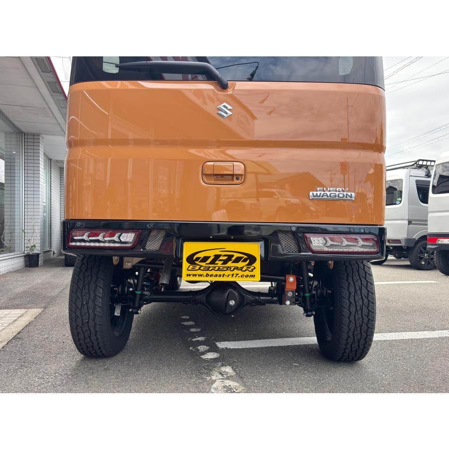 エブリィ DA17/WV SSリアバンパー FRP製未塗装 BEAST-R |  | 01