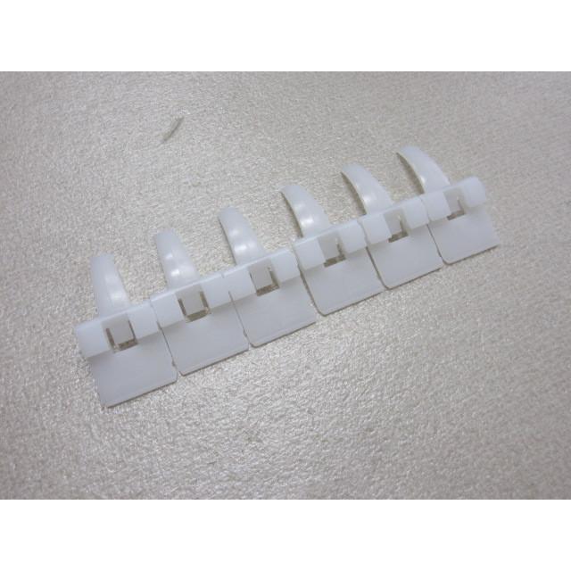 ひでさん専用　ダットサン620 日産純正品 ドア水切りモール　未使用品 ダットサン 620 左ドア窓 水切りモール 外側 純正 ダットラ フロント