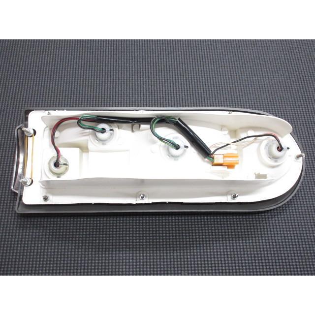 48年式日産サニーKB210 GX用テールランプ 左右セット 純正未使用 サニー B210 テールライト 左 テールランプ : ファイン