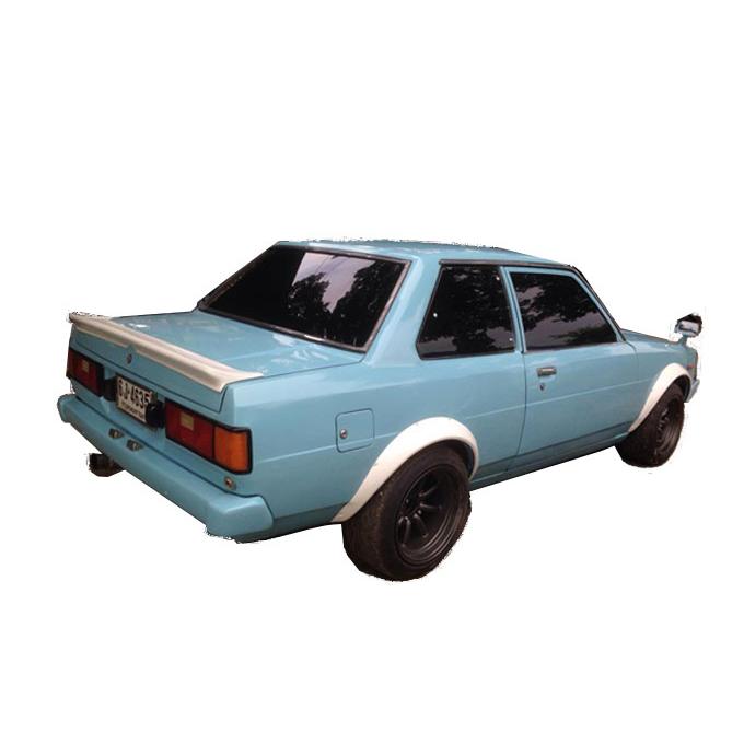 在庫あり 未使用 カローラ KE70 AE70 TE71 TE70 セダン用 FRP リア
