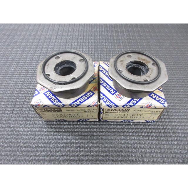 純正新品 サニー サニトラ B110 B120 フロント ストラット リング 