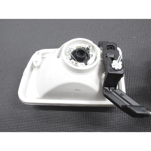 ハイラックス スポーツ ヘッドライト 日本仕様 LN147 LN167 L N172