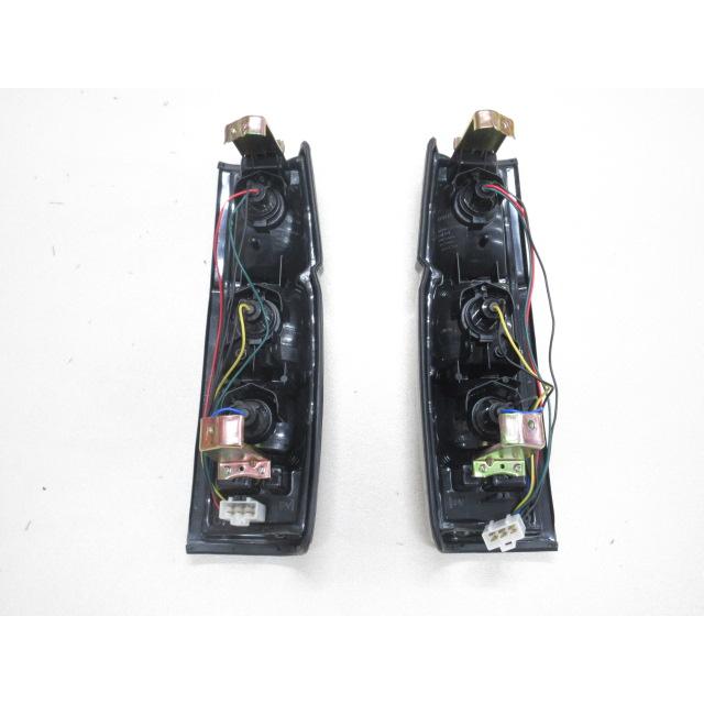 ダットサントラック D21 用 テールライト ASSY 3 : ファインオート