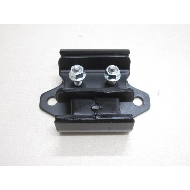 ダットサントラック D21 用 ミッションマウント エンジン