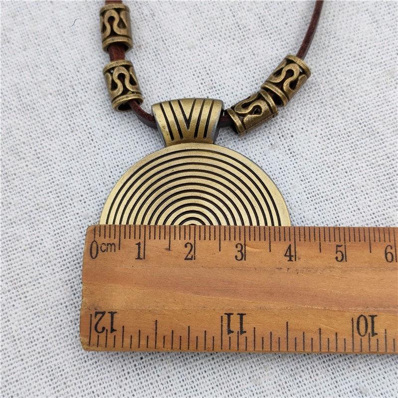 アンティーク　インディアンエッチングよだれ掛けネックレス アンティーク インディアンエッチングよだれ掛けネックレス