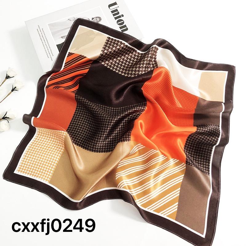上質シルク100％ レディーススカーフ 女子力をアレンジ 上品なデザイン 贅沢な肌触感 52×52cm |  | 11