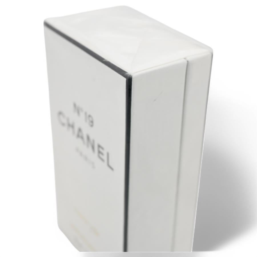 シャネル 新品未開封 N°19 香水 7.5ml パルファム Nランク