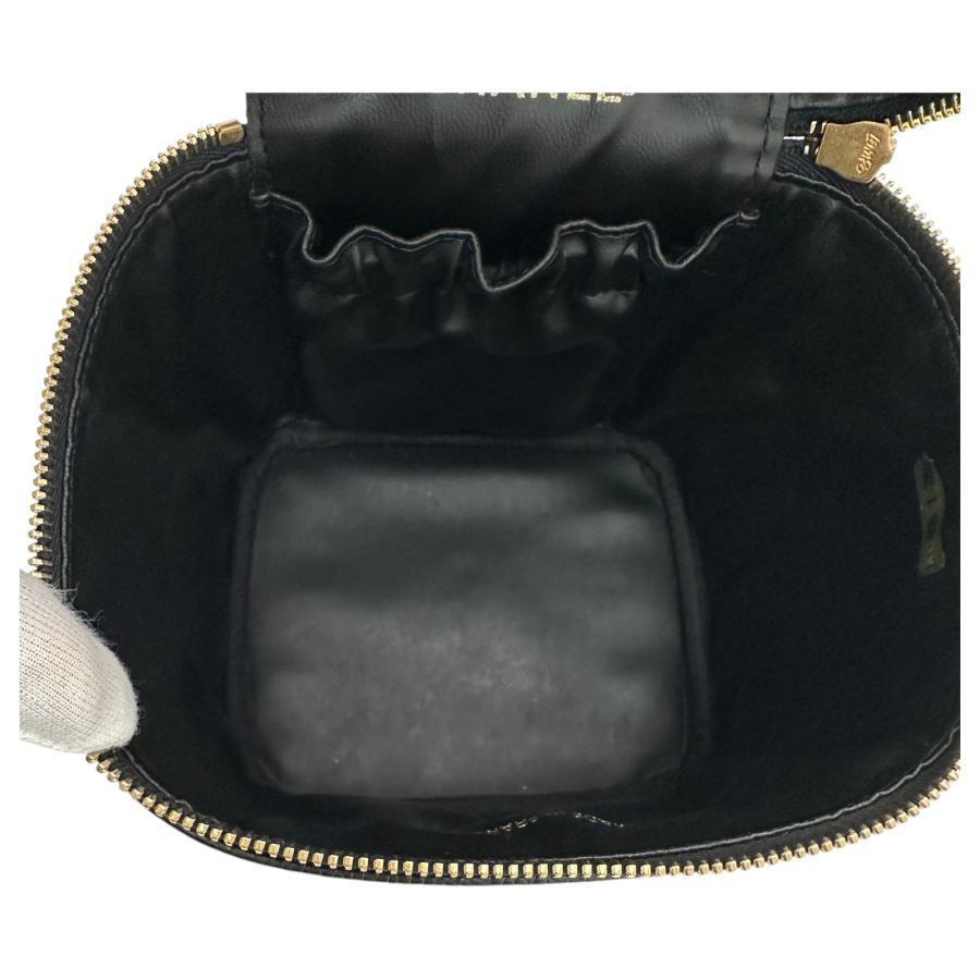 CHANEL（シャネル） 【中古】シャネル バニティバッグ キャビアスキン