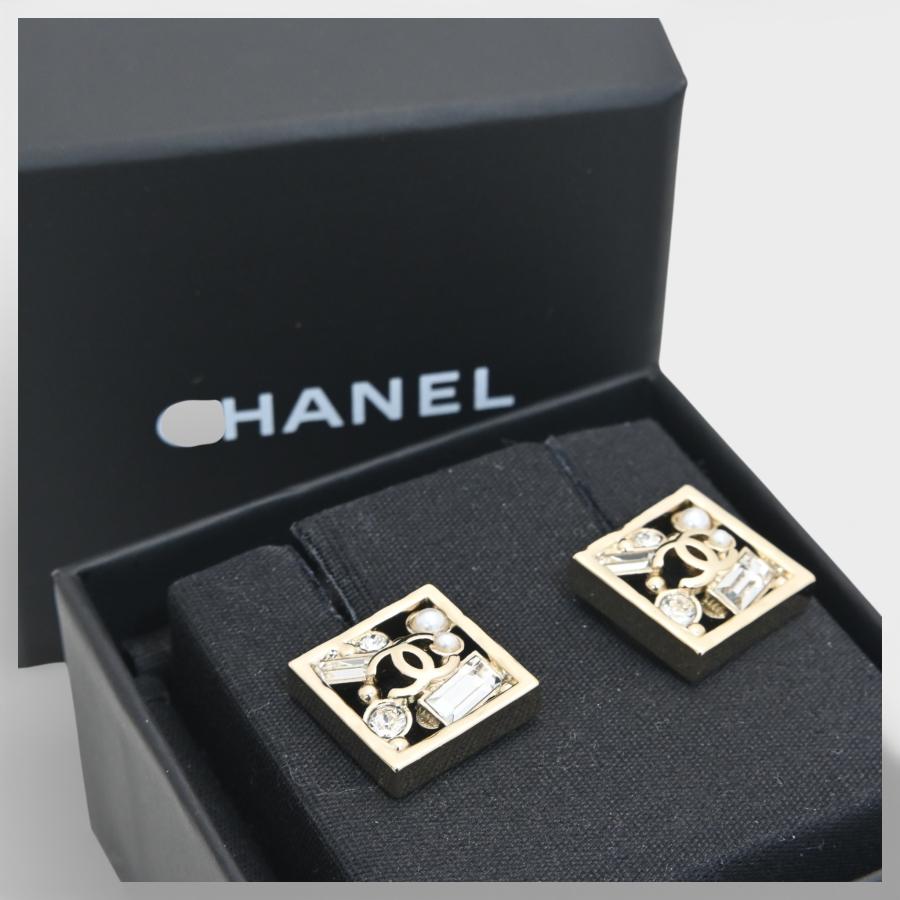 CHANEL シャネル ココマーク ラインストーン ピアス 箱付き CHANEL（シャネル） ココマーク スクエア型 ピアス ラインストーン