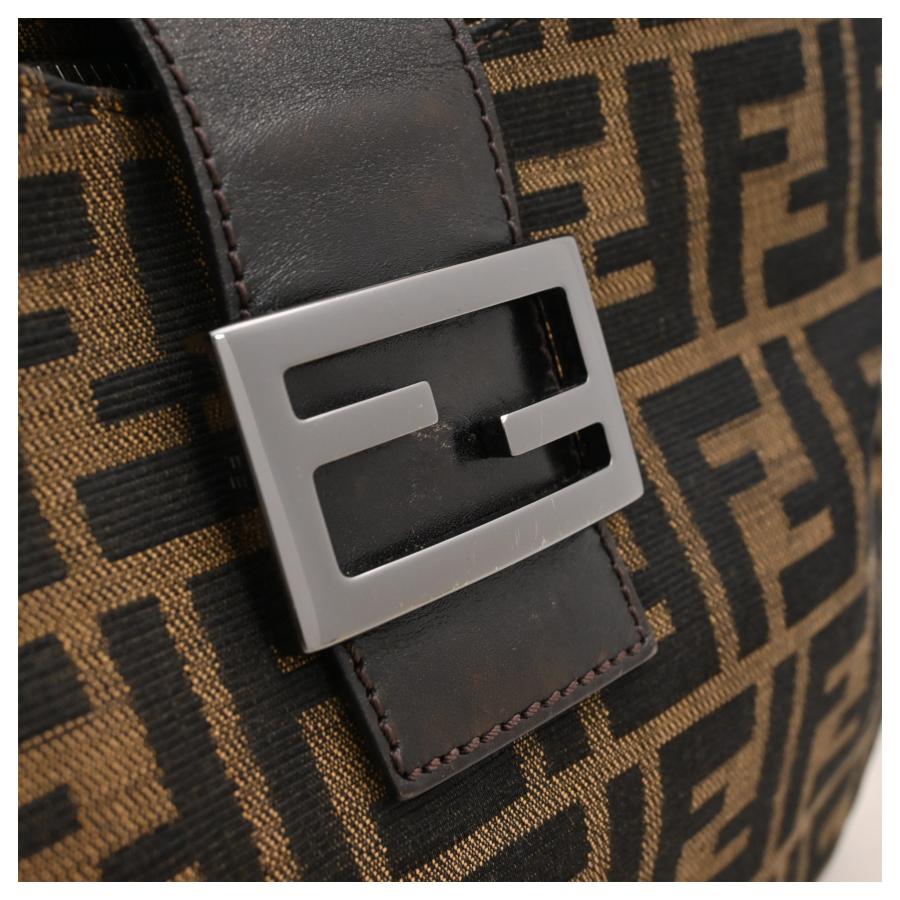 FENDI（フェンディ） ズッカ ロゴ ショルダーバッグ Aランク fe4484gg