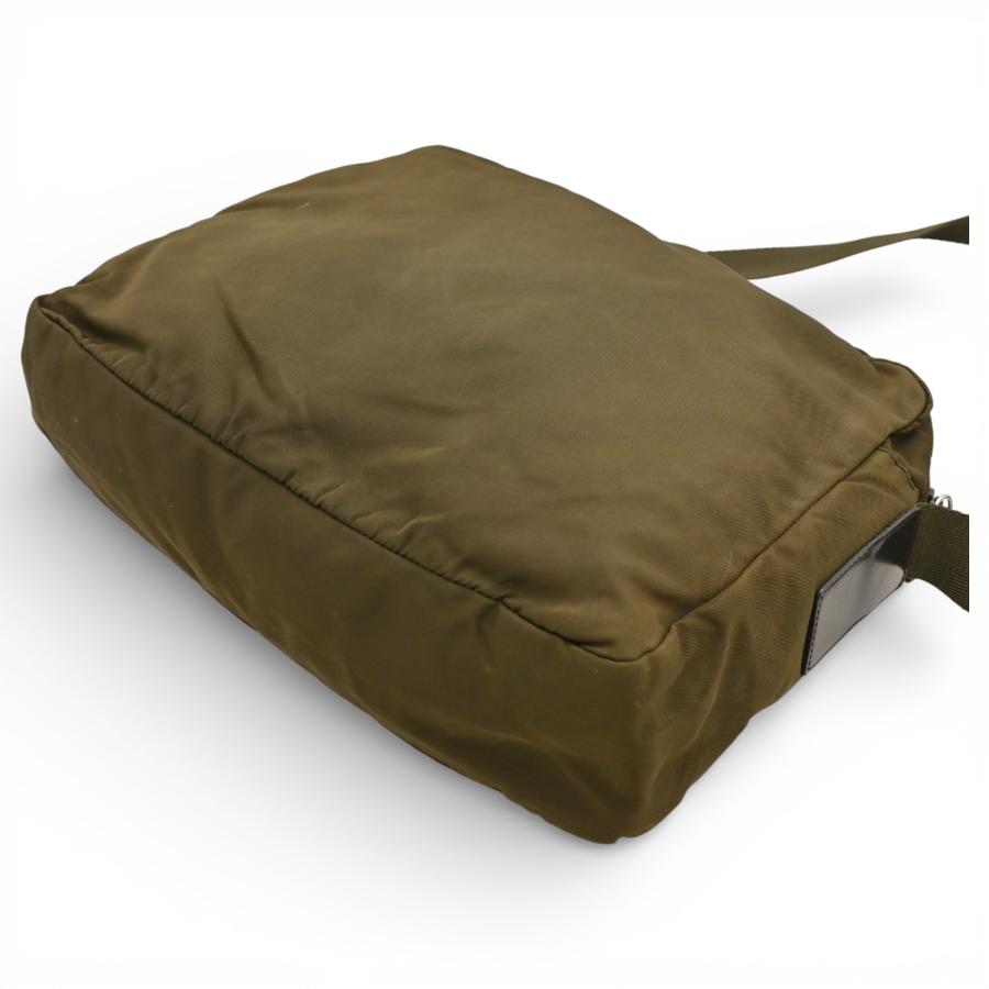 PRADA. プラダ テスートナイロンショルダーバッグ ブラウンカーキ PRADA - プラダ ロゴ テスートナイロン ショルダーバッグ カーキB