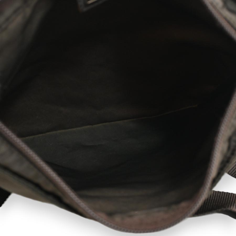 PRADA（プラダ） ロゴプレート ナイロン ショルダーバッグ カーキ B