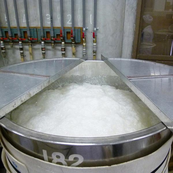 【送料無料・ギフトに最適！】父の日「お父さんいつもありがとう」　蓬莱　純米吟醸　家伝手造り　720ml「豪華桐箱入り」(北海道・沖縄は送料+990円) | 蓬莱 | 06