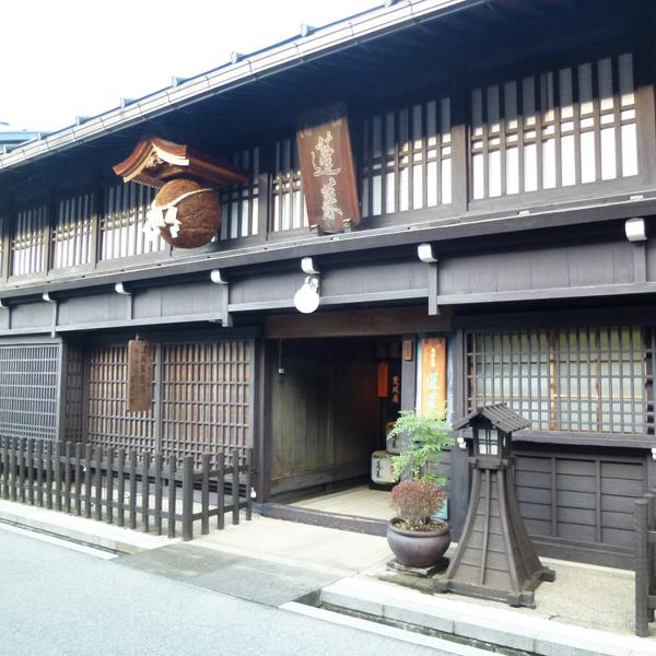 【送料無料！】【ANAファーストクラス採用！】　蓬莱　純米吟醸　家伝手造り　飛騨ほまれ　精米歩合55％　1800ml×2本セット(北海道・沖縄は送料+990円) | 蓬莱 | 04