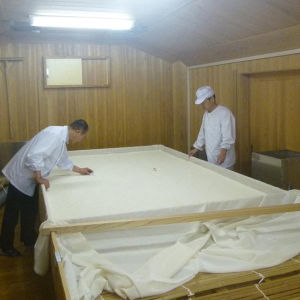 【送料無料！】【ANAファーストクラス採用！】　蓬莱　純米吟醸　家伝手造り　飛騨ほまれ　精米歩合55％　1800ml×2本セット(北海道・沖縄は送料+990円) | 蓬莱 | 07