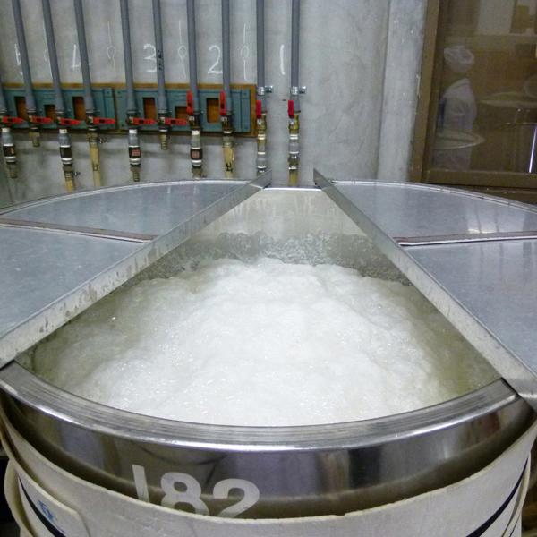 【送料無料！】【ANAファーストクラス採用！】　蓬莱　純米吟醸　家伝手造り　飛騨ほまれ　精米歩合55％　1800ml×2本セット(北海道・沖縄は送料+990円) | 蓬莱 | 08