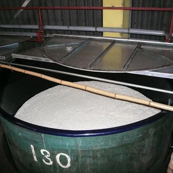 【限定入荷しました！】【安納芋よりはるかに甘い紅はるか芋を通常より30％も多く使用！】　紅王道　紅はるか芋　黒麹　無濾過　25度　1800ml | 恒松酒造本店 | 04