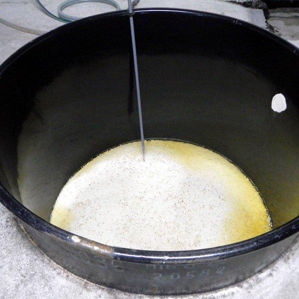 【ワイン酵母で仕込んだ柑橘系の果実を思わせる美しい香りの芋焼酎！】　バクダンアリ　芋焼酎　ジョイホワイト芋使用　25度　720ml(5) |  | 06