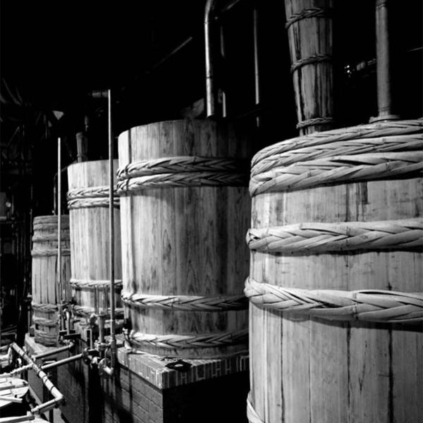 【完全手造り蔵！あの村尾と同じ木桶蒸留機を使用！】　千亀女　甕壷仕込み　木桶蒸留　甕壷貯蔵　麦焼酎　25度　720ml(麦)(箱付き) | 若潮酒造 | 03