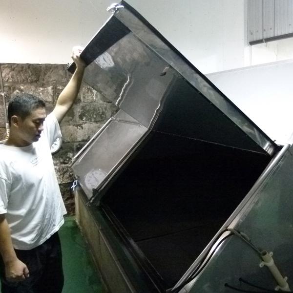 【限定入荷しました！】【焼き芋仕込みにより紅茶のような上品な香りと濃厚でまろやかなコク！】　相良　たまあかね　焼き芋　3年古酒　芋焼酎　25度　1800ml | 相良酒造 | 04