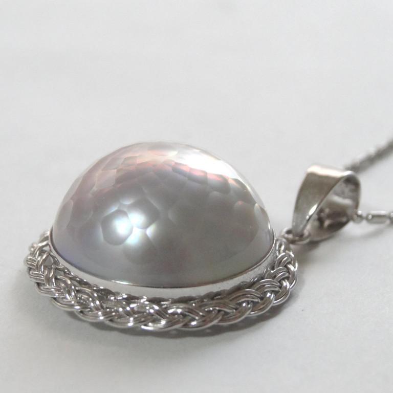 ベ*P様 セール！！K14WG 真珠の花形ペンダントとっぷ 華真珠 真珠 マベ パール ペンダント 現品限り ホワイトゴールド K14