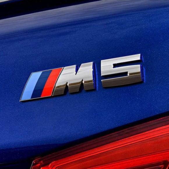 BMW 純正 F90 M5 エンブレム