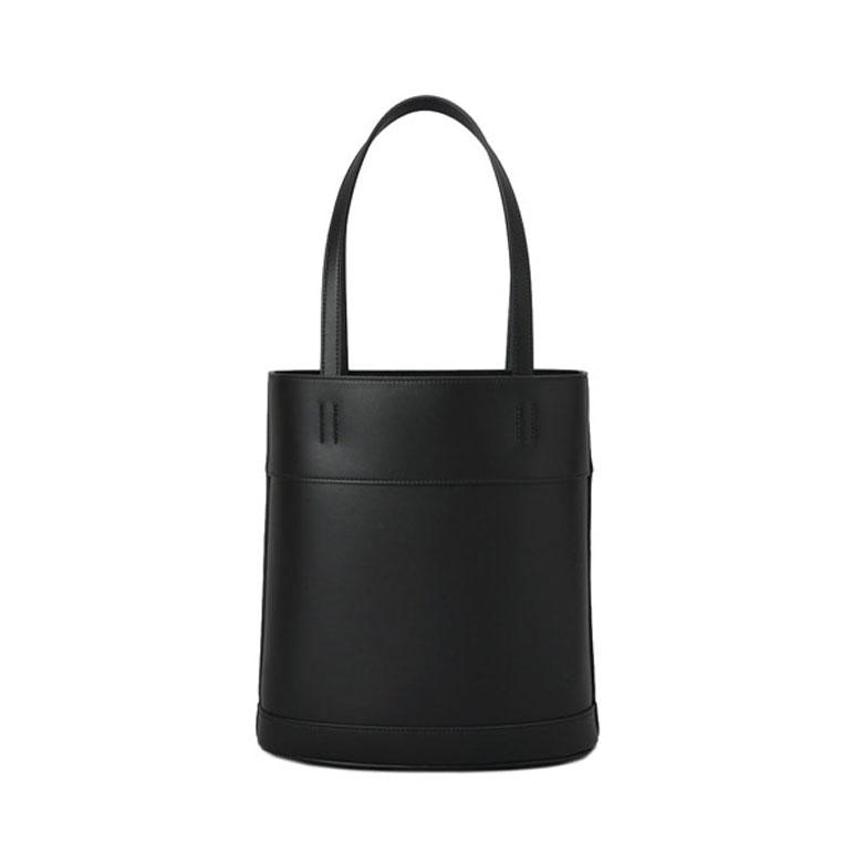 Salvatore Ferragamo ブラック トートバッグ FERRAGAMO（フェラガモ） サルバトーレフェラガモ Salvatore Ferragamo