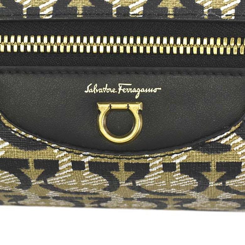 サルバトーレフェラガモ Salvatore Ferragamo ポーチ 22D876-724655