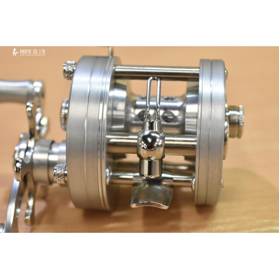 五十鈴工業 BC440SSS Amazon | ベイトキャスティングリール BC440SSS Silver Ash
