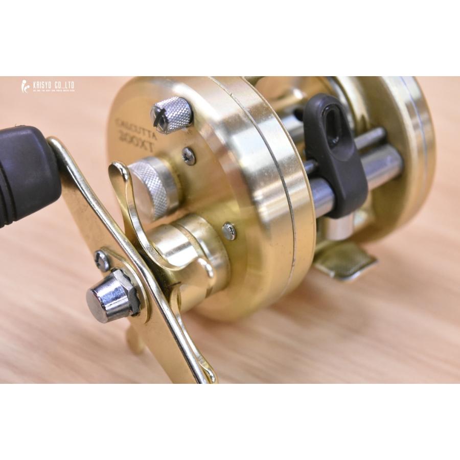 シマノ カルカッタ 200XT 右 ベイトリール SHIMANO CALCUTTA シーバス