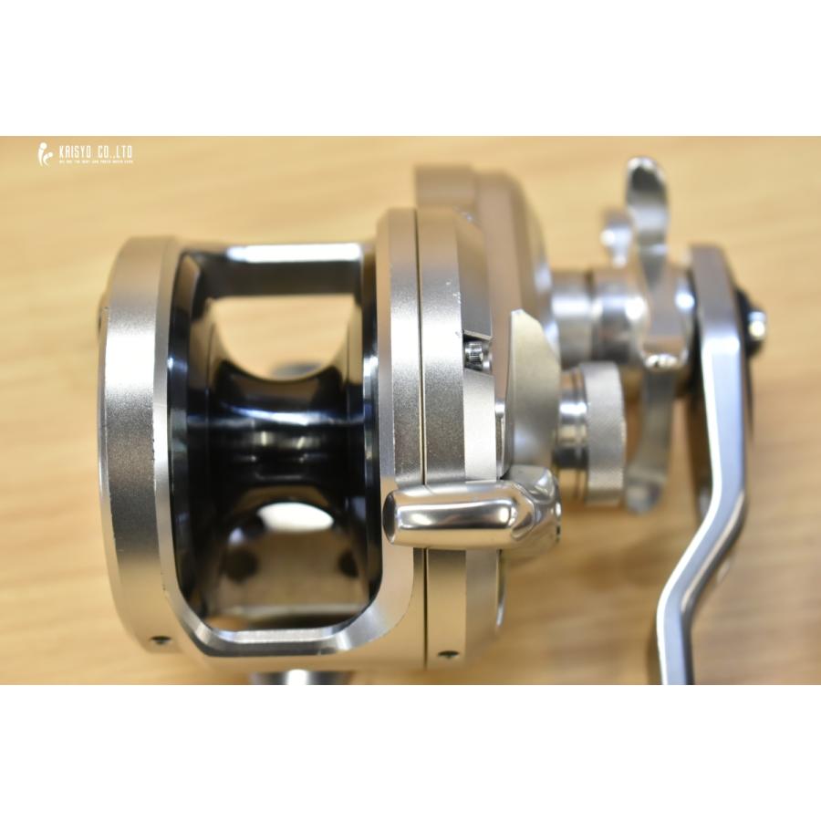 シマノ 17 オシアジガー 2000NRPG ベイトリール 右 SHIMANO OCEA