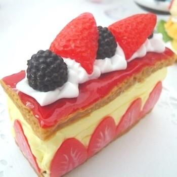 30％オフ リアルスイーツBIG スイーツカフェ いちごカスタード