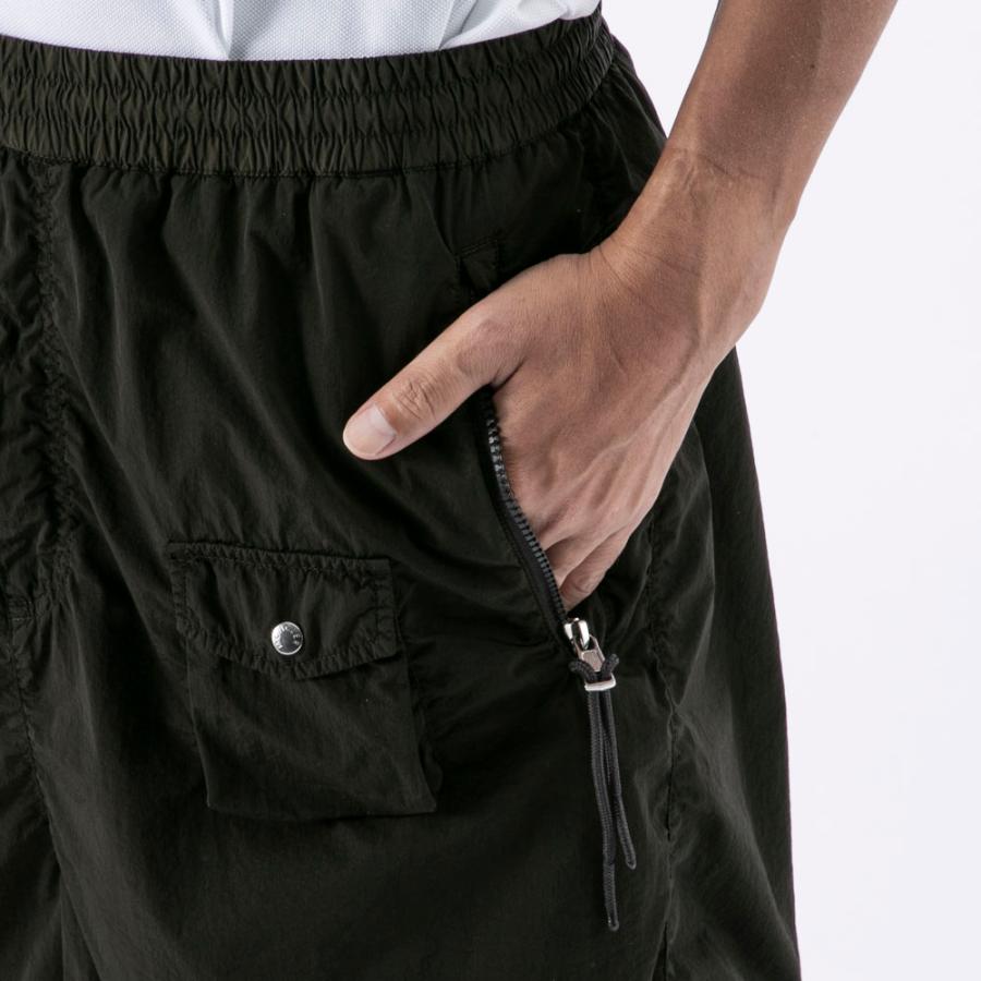 モンクレール MONCLER メンズボトムス GENIUS 1952 ジーニアス ハーフ ショート パンツ 2B702 C0520 01　フィットハウスの画像