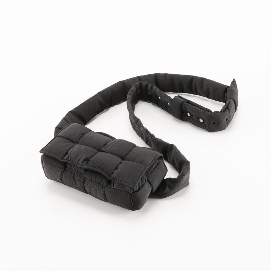 BOTTEGA VENETA（ボッテガ・ヴェネタ） パデッド カセット ミニベルト