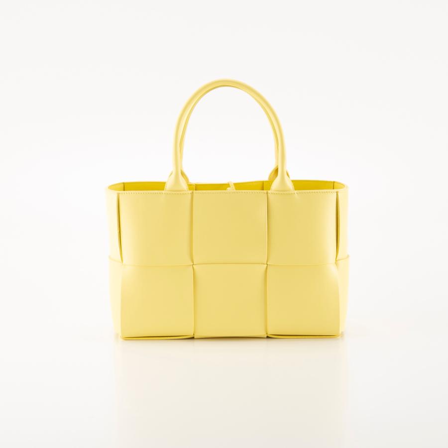 BOTTEGA VENETA（ボッテガ・ヴェネタ） イントレチャート スモール