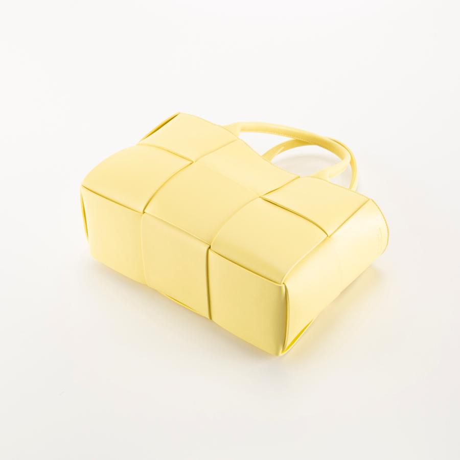 BOTTEGA VENETA（ボッテガ・ヴェネタ） イントレチャート スモール