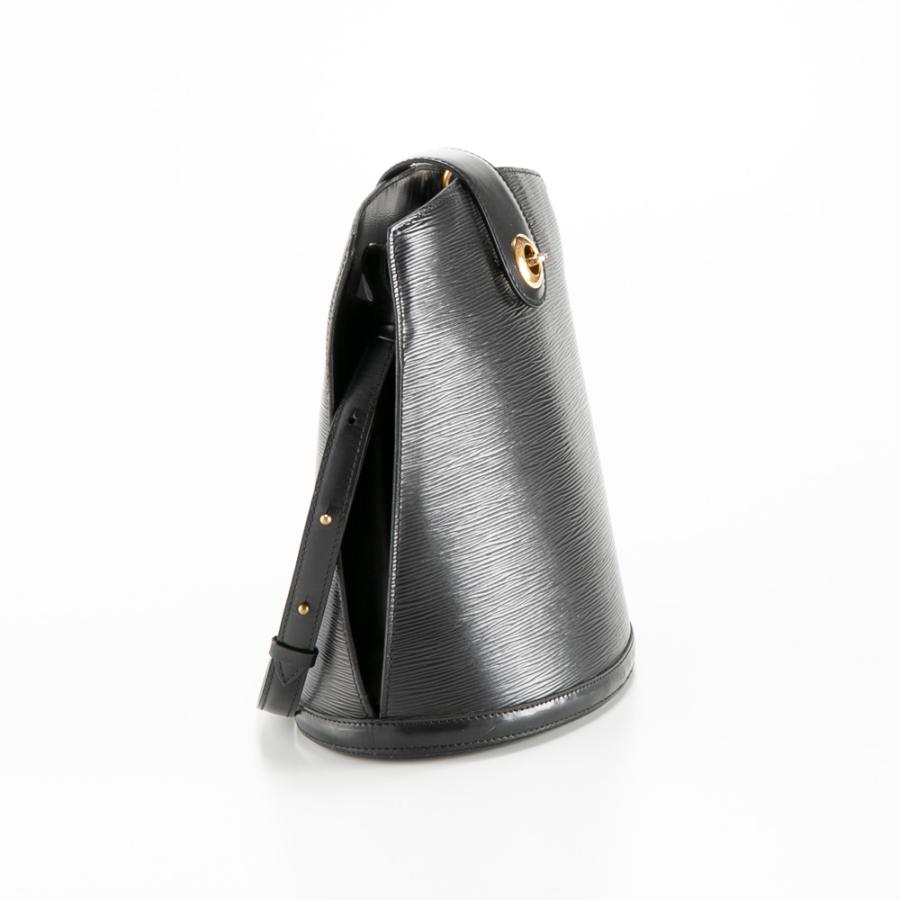 ルイヴィトン ショルダーバッグ エピ美品 LOUIS VUITTON（ルイ・ヴィトン） ルイ ヴィトン エピ カプチン