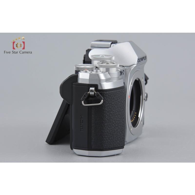 オリンパス（OLYMPUS） 【中古】OLYMPUS OM-D E-M10 Mark III シルバー