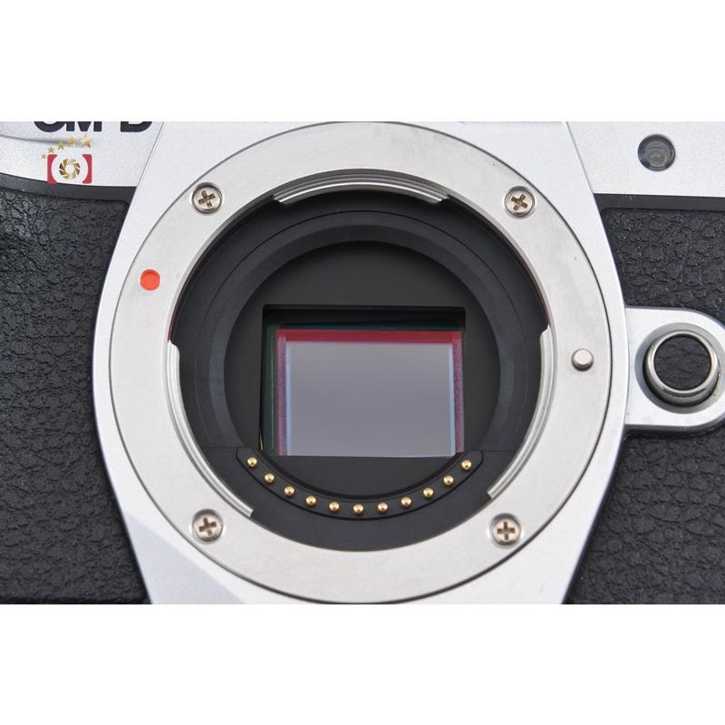 オリンパス（OLYMPUS） 【中古】OLYMPUS OM-D E-M10 Mark III シルバー