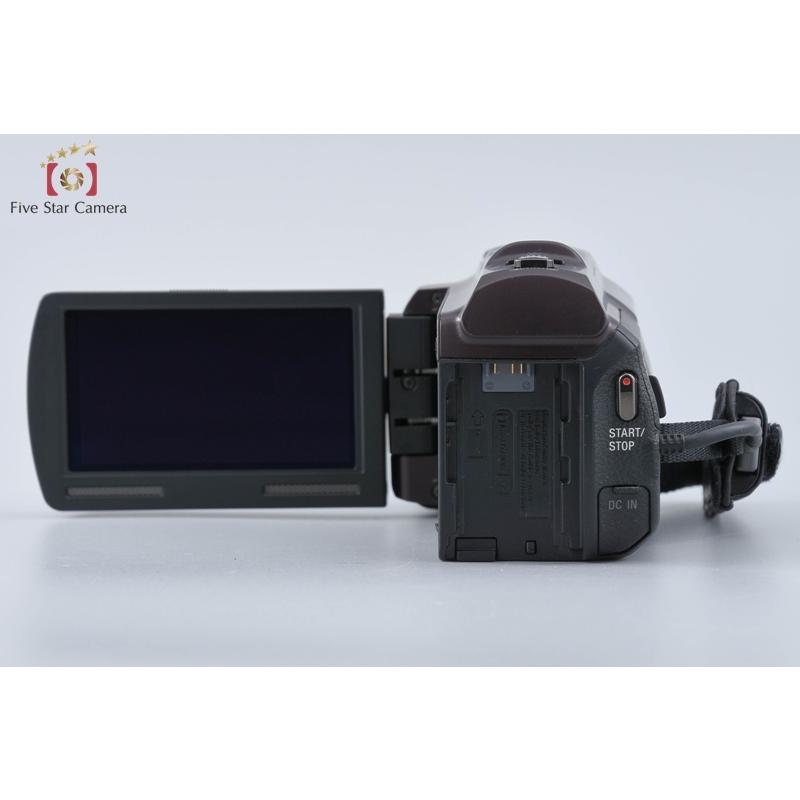 【中古】SONY ソニー ハンディカム HDR-PJ630V ブラック + 三脚機能付きシューティンググリップ 元箱付き SONY ソニー 【中古】SONY ソニー ハンディカム HDR-PJ630V ブラック +