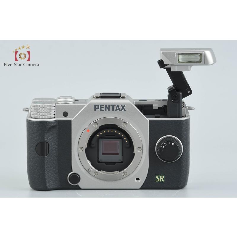 【中古】PENTAX ペンタックス Q7 ズームレンズキット シルバー シャッター回数僅少 ペンタックス 【中古】PENTAX Q7 ズームレンズキット シルバー