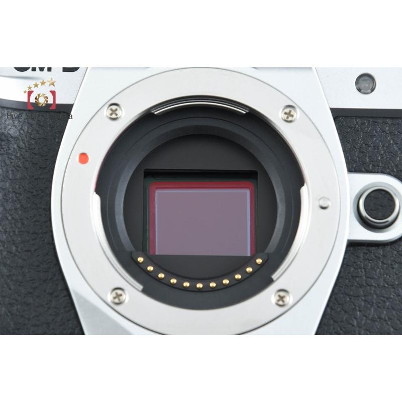 オリンパス（OLYMPUS） 【中古】OLYMPUS OM-D E-M10 Mark III シルバー 