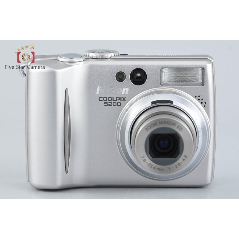 【中古】Nikon ニコン COOLPIX E5200 シルバー コンパクトデジタルカメラ 元箱付き