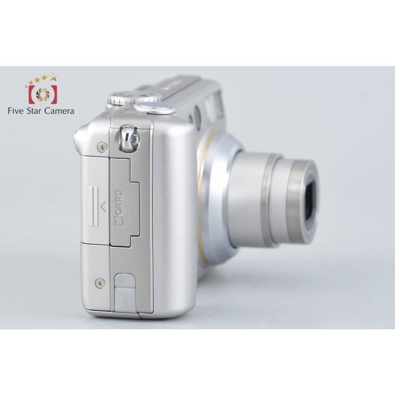【中古】Nikon ニコン COOLPIX E5200 シルバー コンパクトデジタルカメラ 元箱付き